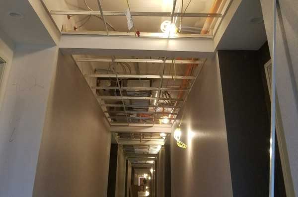 Courtyard by Marriot Hotel (6)